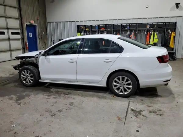 3VWDB7AJ9HM365097 2017 VOLKSWAGEN JETTA - Image 2
