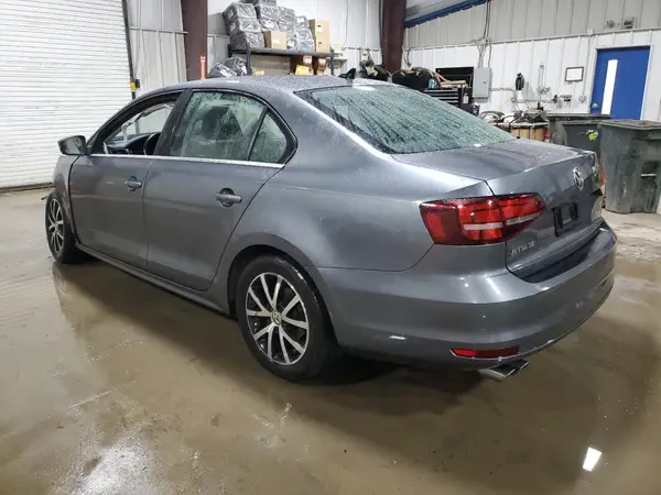3VWDB7AJ9HM371997 2017 VOLKSWAGEN JETTA - Image 2