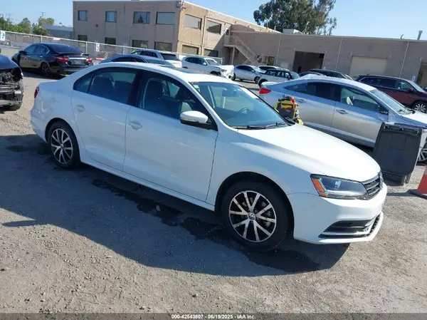 3VWDB7AJ9HM384202 2017 VOLKSWAGEN JETTA - Image 1