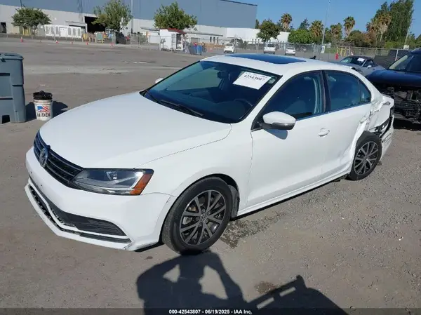 3VWDB7AJ9HM384202 2017 VOLKSWAGEN JETTA - Image 2