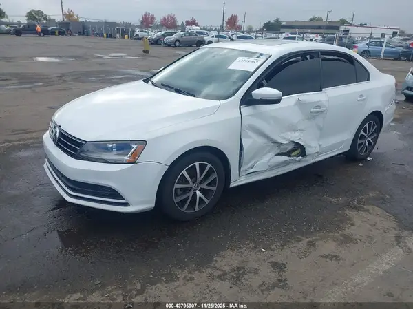 3VWDB7AJ9HM384250 2017 VOLKSWAGEN JETTA - Image 2