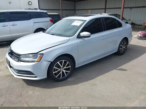 3VWDB7AJ9HM388430 2017 VOLKSWAGEN JETTA - Image 2