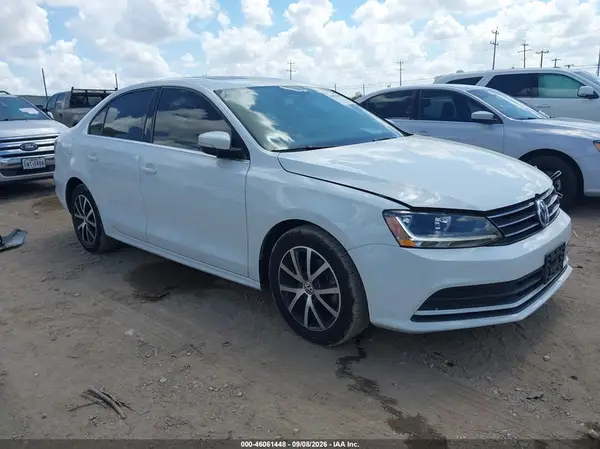 3VWDB7AJ9HM393563 2017 VOLKSWAGEN JETTA - Image 1