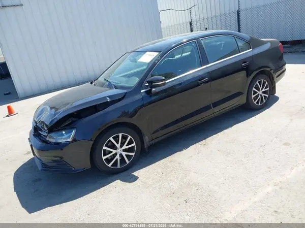 3VWDB7AJ9HM400690 2017 VOLKSWAGEN JETTA - Image 2
