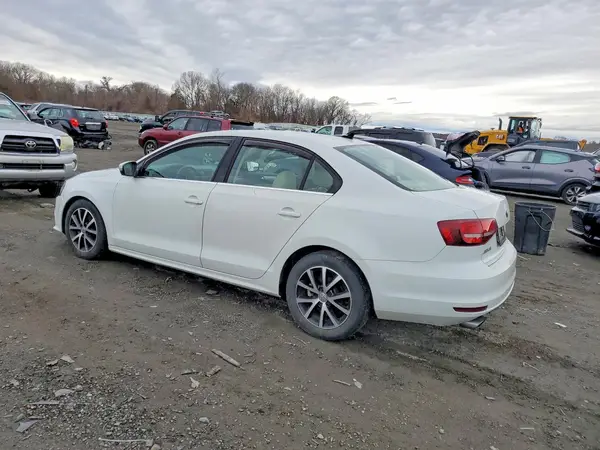 3VWDB7AJ9HM411043 2017 VOLKSWAGEN JETTA - Image 2