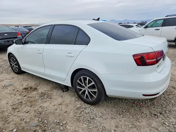 3VWDB7AJ9HM414346 2017 VOLKSWAGEN JETTA - Image 2