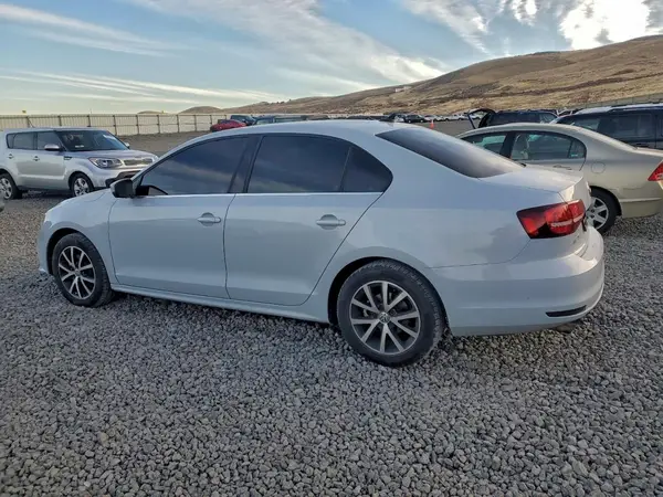 3VWDB7AJ9JM204092 2018 VOLKSWAGEN JETTA - Image 2