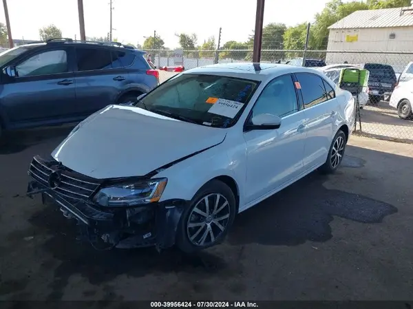 3VWDB7AJ9JM208465 2018 VOLKSWAGEN JETTA - Image 2