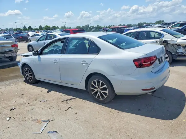 3VWDB7AJ9JM221992 2018 VOLKSWAGEN JETTA - Image 2