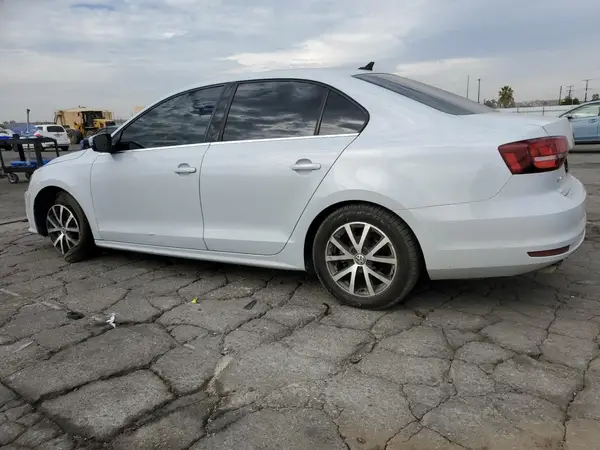 3VWDB7AJ9JM222687 2018 VOLKSWAGEN JETTA - Image 2