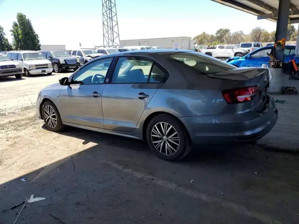 3VWDB7AJ9JM238324 2018 VOLKSWAGEN JETTA - Image 2