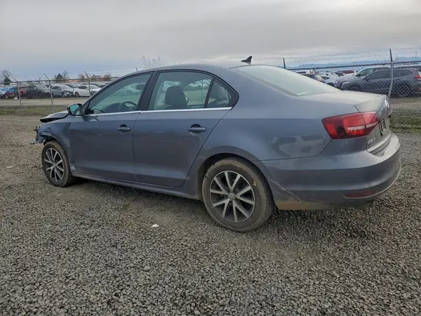 3VWDB7AJ9JM255592 2018 VOLKSWAGEN JETTA - Image 2