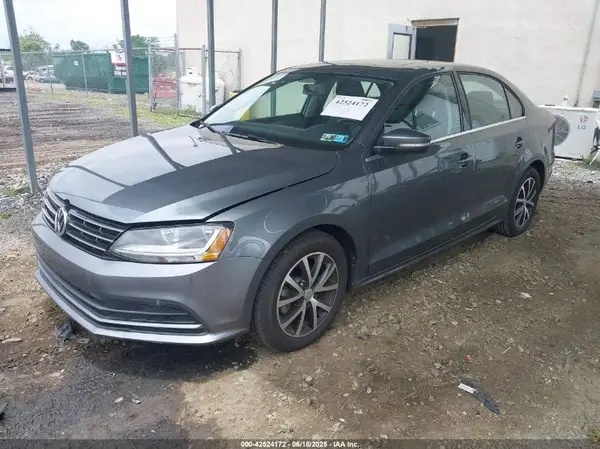 3VWDB7AJ9JM258590 2018 VOLKSWAGEN JETTA - Image 2