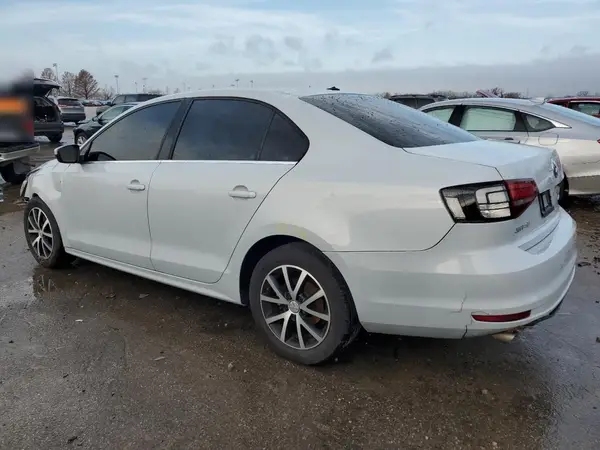 3VWDB7AJ9JM260470 2018 VOLKSWAGEN JETTA - Image 2