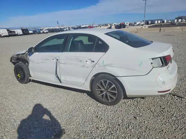3VWDB7AJ9JM263210 2018 VOLKSWAGEN JETTA - Image 2