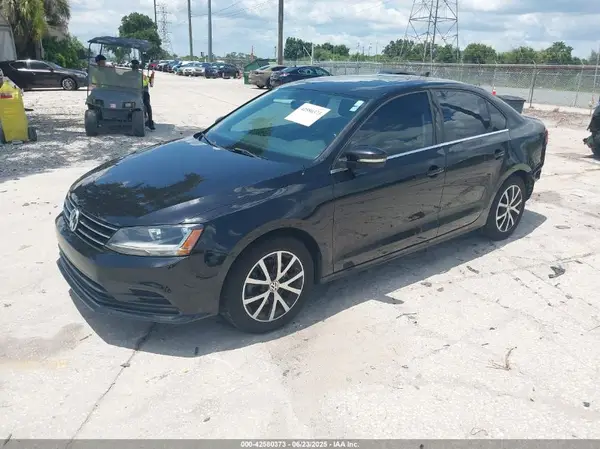 3VWDB7AJXHM201714 2017 VOLKSWAGEN JETTA - Image 2