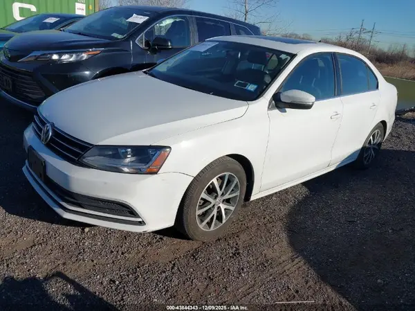 3VWDB7AJXHM202717 2017 VOLKSWAGEN JETTA - Image 2