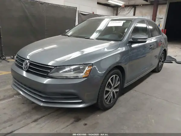 3VWDB7AJXHM204497 2017 VOLKSWAGEN JETTA - Image 2