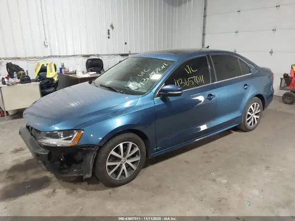 3VWDB7AJXHM219159 2017 VOLKSWAGEN JETTA - Image 2