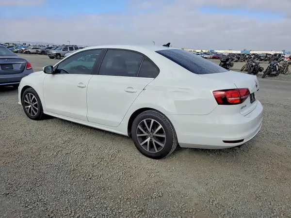 3VWDB7AJXHM255546 2017 VOLKSWAGEN JETTA - Image 2