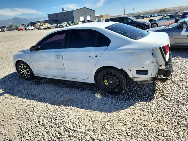 3VWDB7AJXHM400214 2017 VOLKSWAGEN JETTA - Image 2