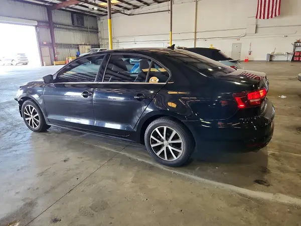 3VWDB7AJXJM206160 2018 VOLKSWAGEN JETTA - Image 2
