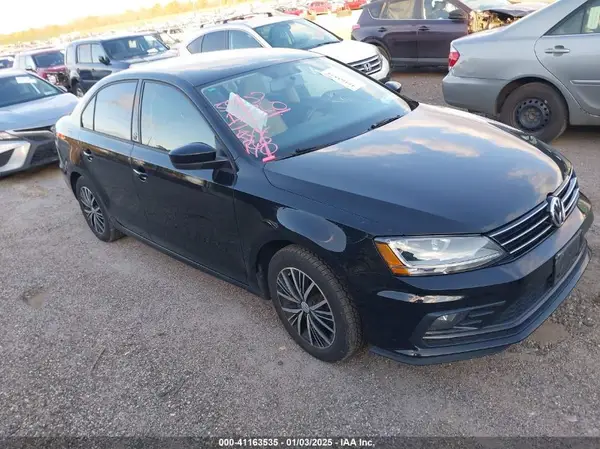 3VWDB7AJXJM210077 2018 VOLKSWAGEN JETTA - Image 1
