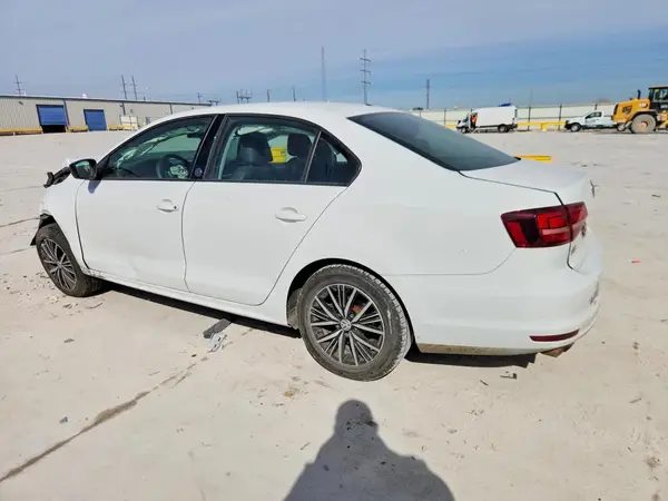 3VWDB7AJXJM235772 2018 VOLKSWAGEN JETTA - Image 2