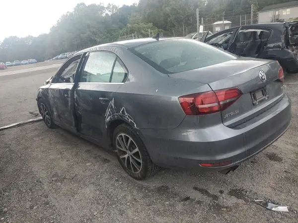 3VWDB7AJXJM242673 2018 VOLKSWAGEN JETTA - Image 2