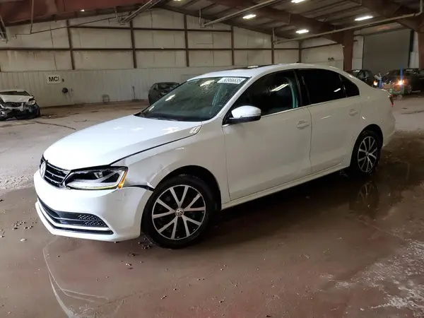 3VWDB7AJXJM257948 2018 VOLKSWAGEN JETTA - Image 1