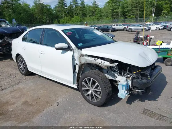 3VWDB7AJXJM261479 2018 VOLKSWAGEN JETTA - Image 1