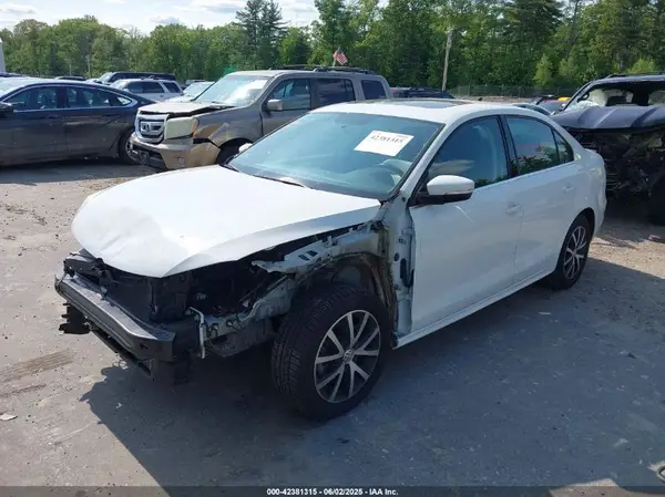3VWDB7AJXJM261479 2018 VOLKSWAGEN JETTA - Image 2