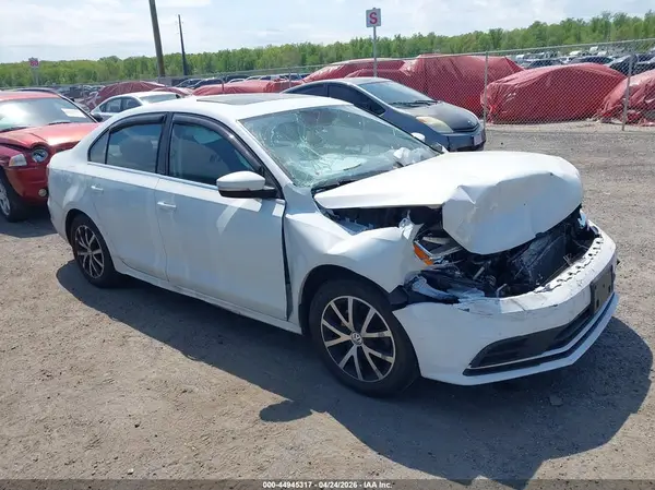 3VWDB7AJXJM261904 2018 VOLKSWAGEN JETTA - Image 1