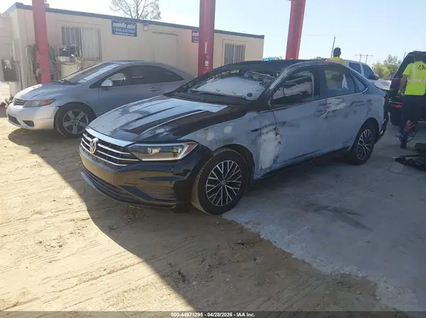 3VWE57BU0KM256782 2019 VOLKSWAGEN JETTA - Image 2