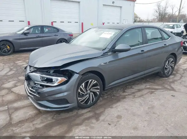 3VWE57BU0MM060134 2021 VOLKSWAGEN JETTA - Image 2