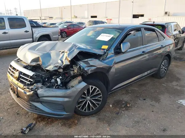 3VWE57BU1KM004619 2019 VOLKSWAGEN JETTA - Image 2