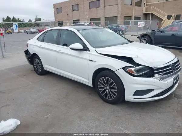 3VWE57BU1KM038656 2019 VOLKSWAGEN JETTA - Image 1
