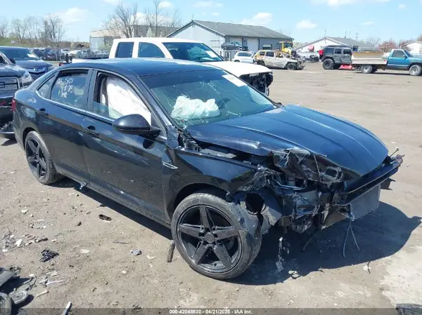 3VWE57BU1KM060382 2019 VOLKSWAGEN JETTA - Image 1