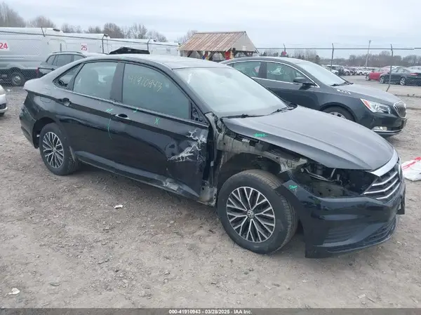 3VWE57BU1KM245385 2019 VOLKSWAGEN JETTA - Image 1