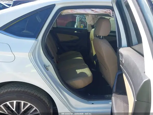 3VWE57BU2KM050556 2019 VOLKSWAGEN JETTA - Image 8