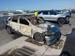 3VWE57BU2KM115499 2019 VOLKSWAGEN JETTA