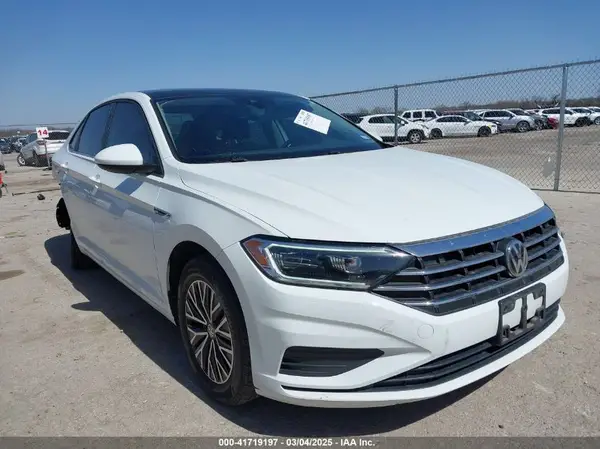 3VWE57BU2KM271574 2019 VOLKSWAGEN JETTA - Image 1