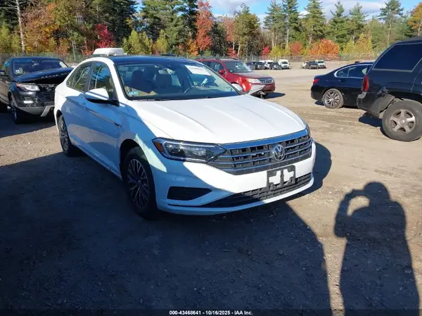 3VWE57BU3KM230600 2019 VOLKSWAGEN JETTA - Image 1