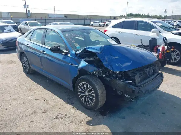 3VWE57BU5KM075161 2019 VOLKSWAGEN JETTA - Image 1