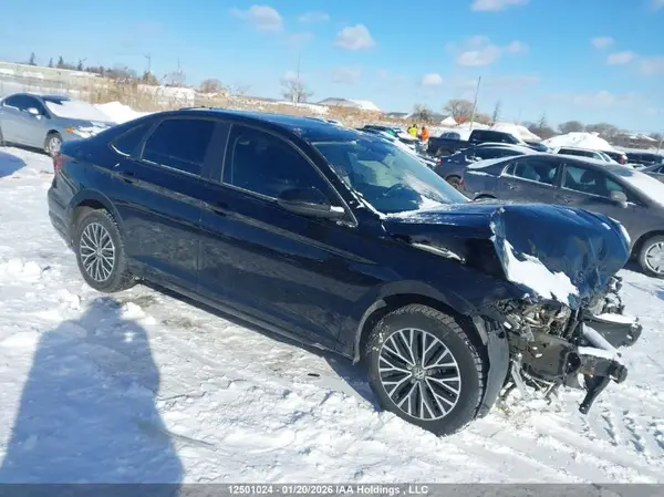 3VWE57BU5KM080201 2019 VOLKSWAGEN JETTA - Image 1