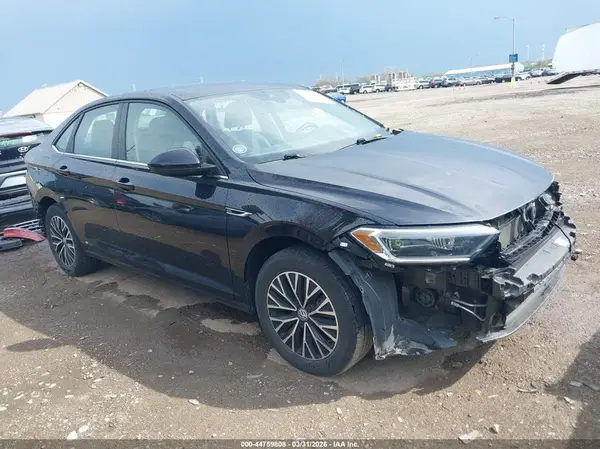 3VWE57BU5KM250427 2019 VOLKSWAGEN JETTA - Image 1