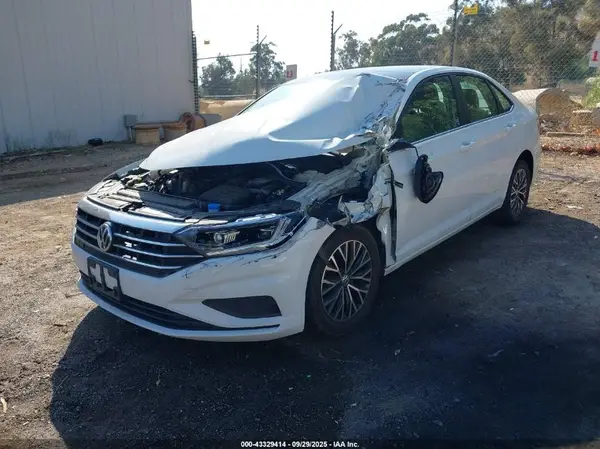 3VWE57BU6KM255975 2019 VOLKSWAGEN JETTA - Image 2