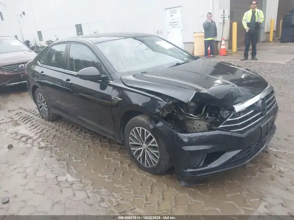 3VWE57BU7KM035518 2019 VOLKSWAGEN JETTA - Image 1