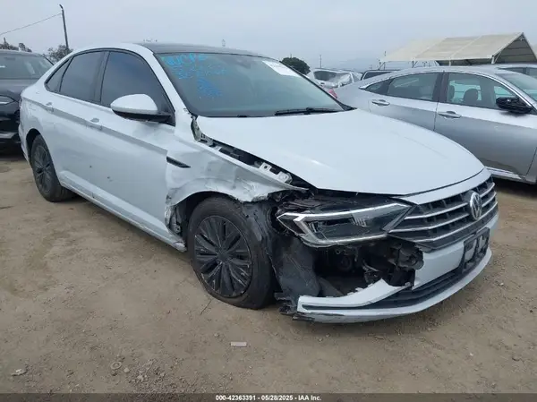 3VWE57BU7KM052772 2019 VOLKSWAGEN JETTA - Image 1