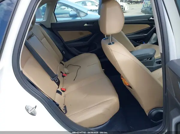 3VWE57BU7KM264717 2019 VOLKSWAGEN JETTA - Image 8